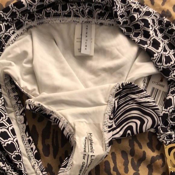 Trina Turk size 14 black & White floral print bikini bottom gold detail - Picture 7 of 14